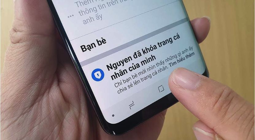 Khóa trang cá nhân Facebook trên điện thoại